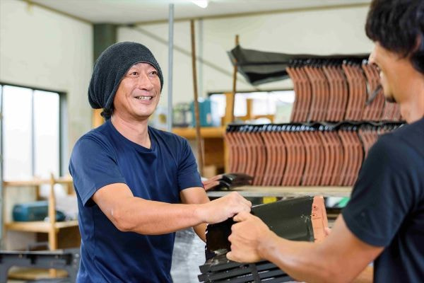 北陸カワラ　工事部男性