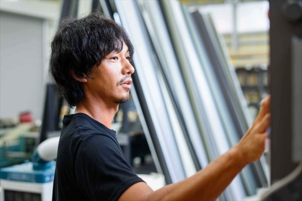 北陸カワラ 工事部男性