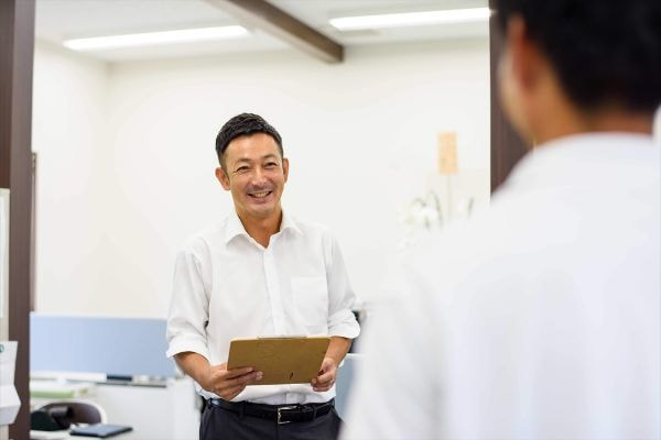 北陸カワラ　工事部男性