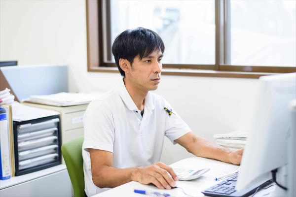 北陸カワラ　営業職　男性